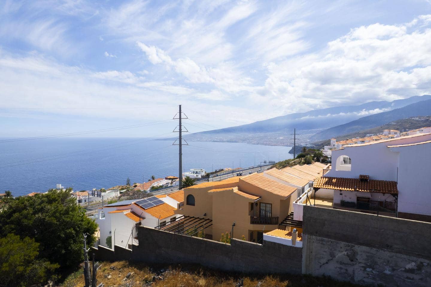 5 bedroom Villa for sale in Radazul with pool garage - € 538,963 (Ref: 9821514)