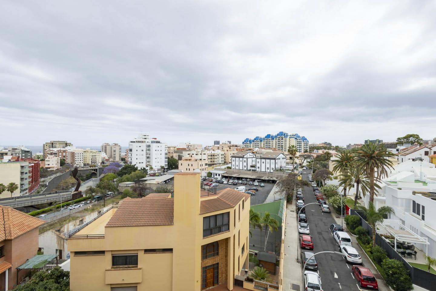 4 bedroom Flat for sale in Santa Cruz de Tenerife with garage - € 545,000 (Ref: 9821594)