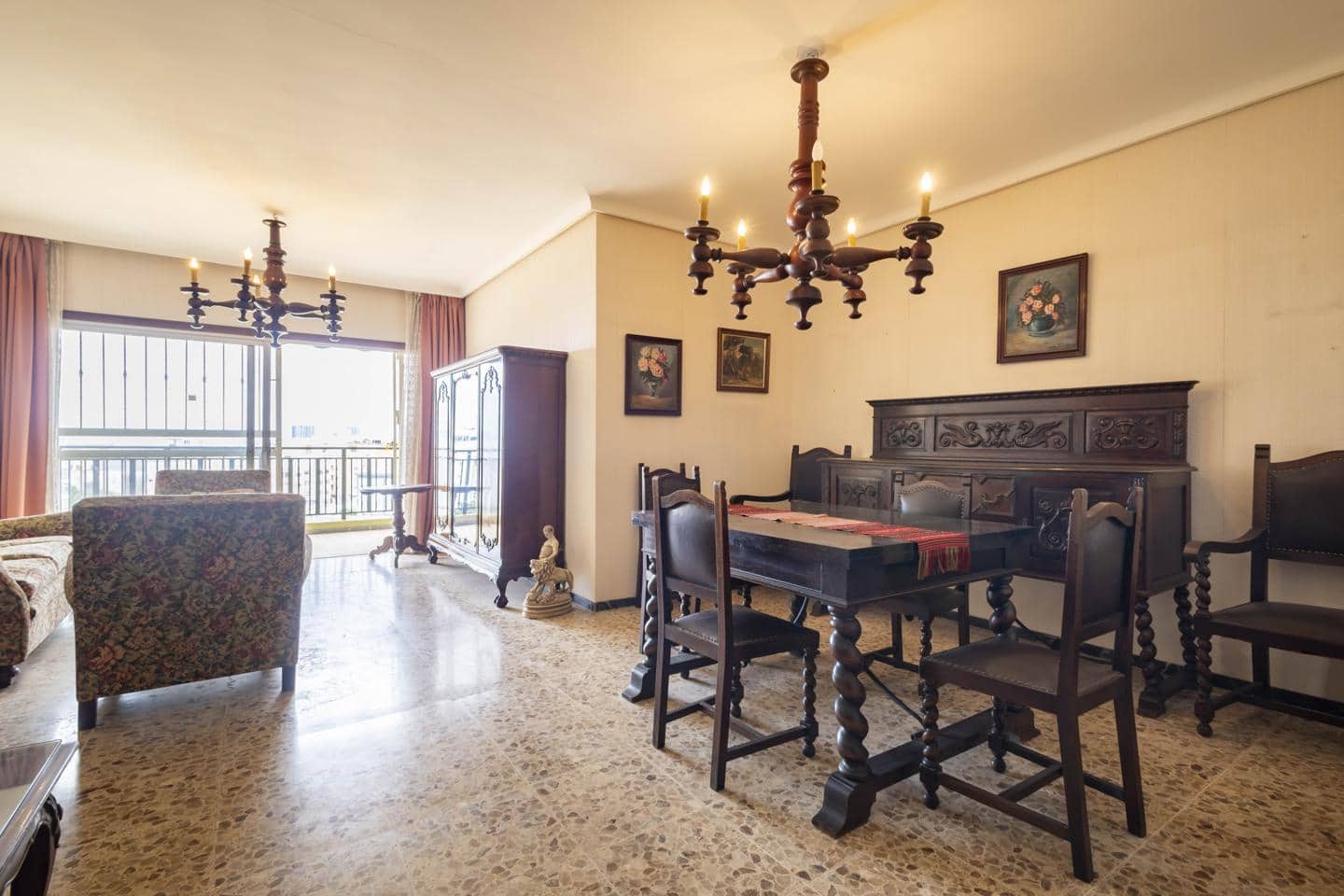 4 bedroom Flat for sale in Santa Cruz de Tenerife with garage - € 545,000 (Ref: 9821594)