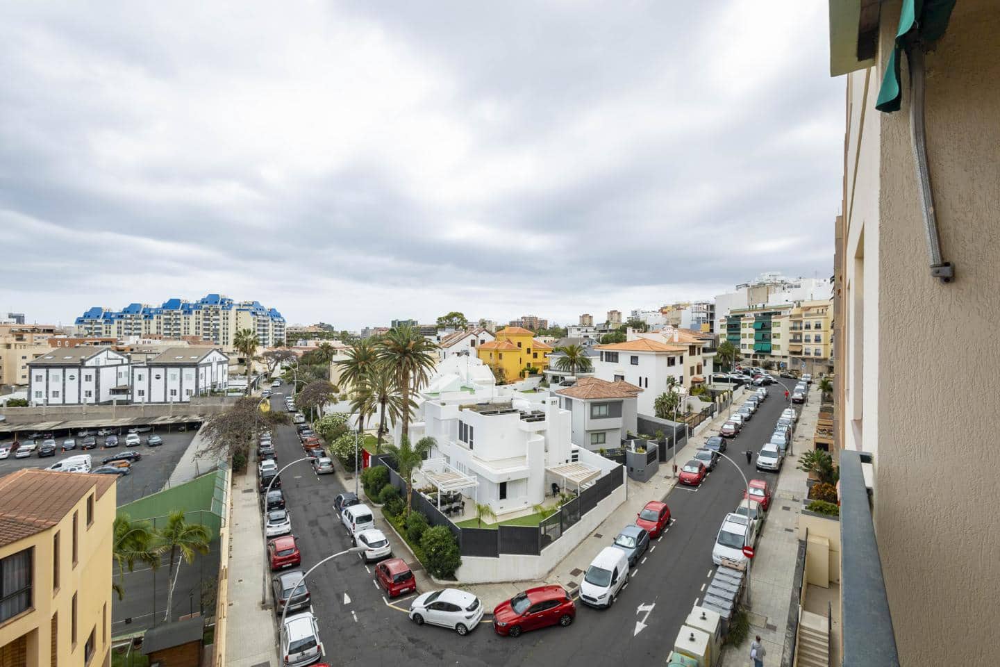 4 bedroom Flat for sale in Santa Cruz de Tenerife with garage - € 545,000 (Ref: 9821594)