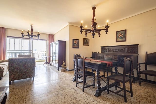 4 soverom Leilighet til salgs i Chapatal, Santa Cruz de Tenerife med garasje - € 545 000 (Ref: 9821594)