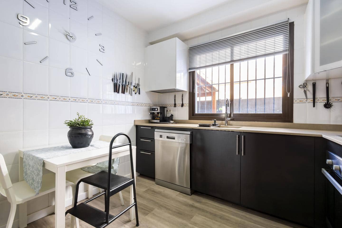 4 sypialnia Willa na sprzedaż w Santa Cruz de Tenerife z basenem - 439 000 € (Ref: 9847864)