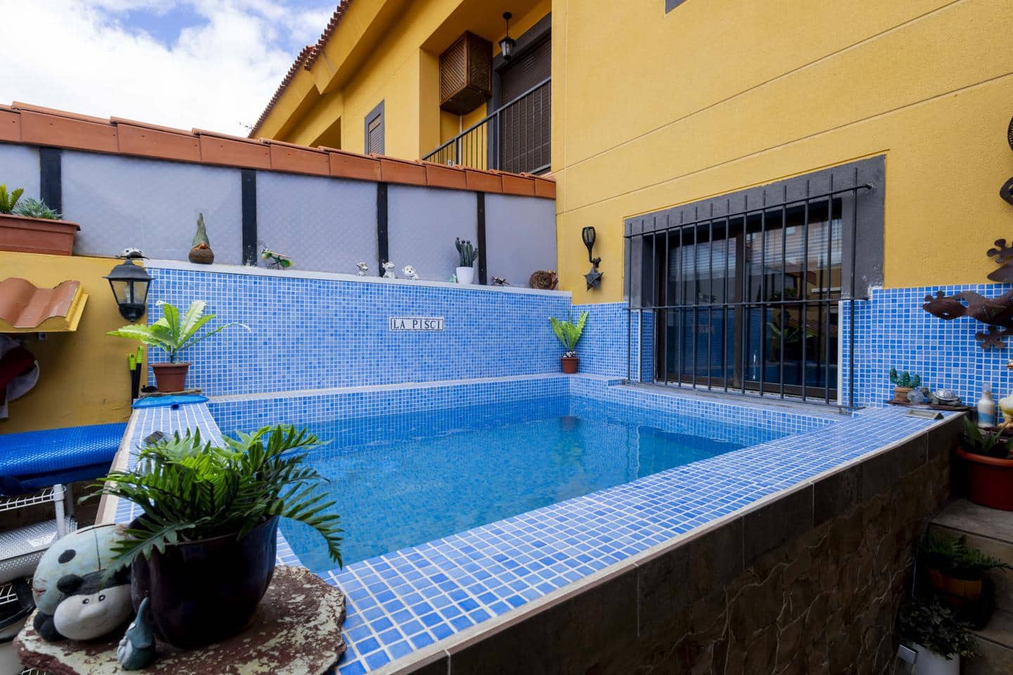 4 sypialnia Willa na sprzedaż w Santa Cruz de Tenerife z basenem - 439 000 € (Ref: 9847864)