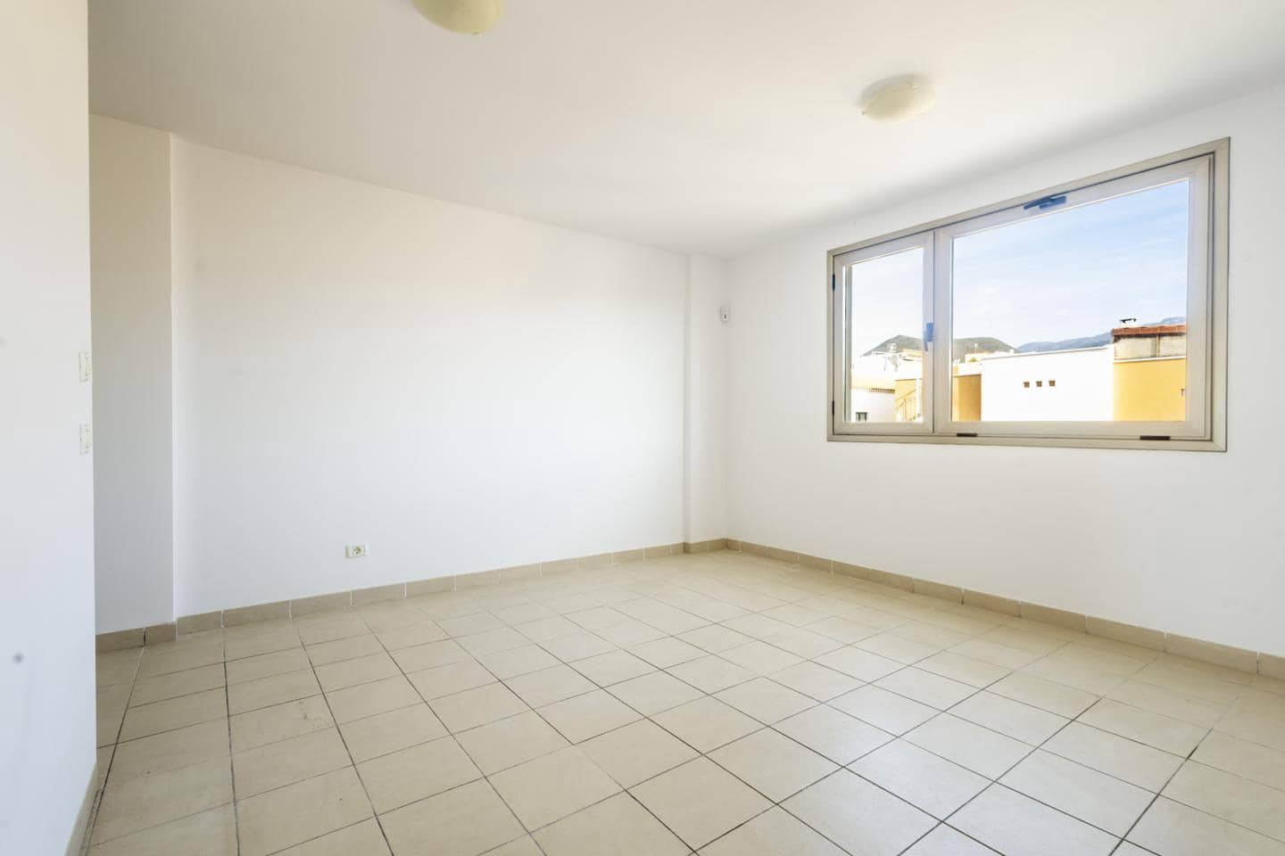 3 quarto Apartamento para venda em San Isidro de Abona com garagem - 215 000 € (Ref: 9852137)