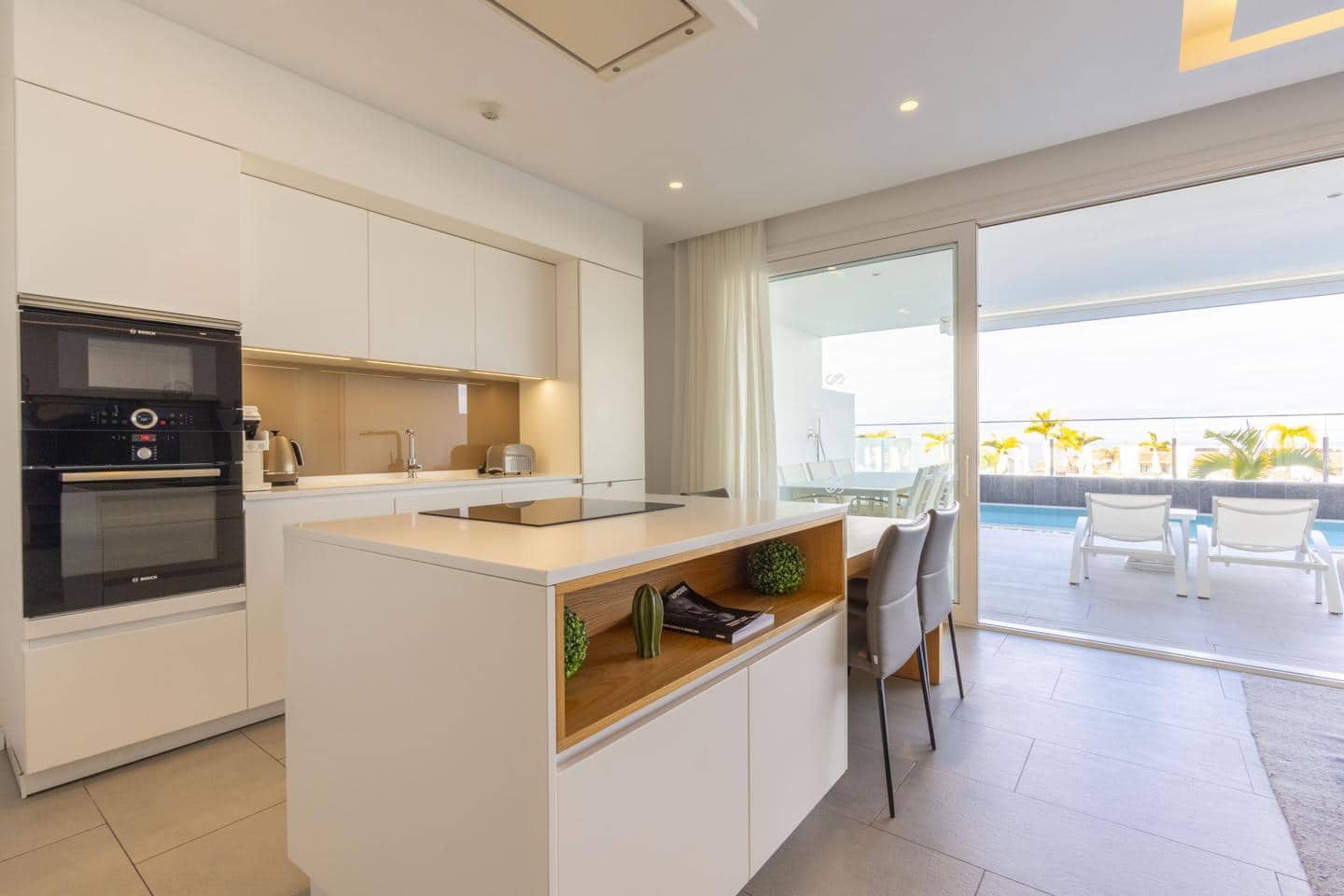 2 chambre Appartement à vendre à La Caleta Adeje avec piscine garage - 1 535 000 € (Ref: 9860680)