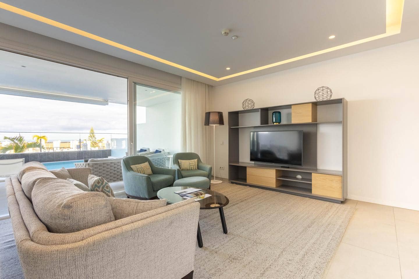 2 chambre Appartement à vendre à La Caleta Adeje avec piscine garage - 1 535 000 € (Ref: 9860680)