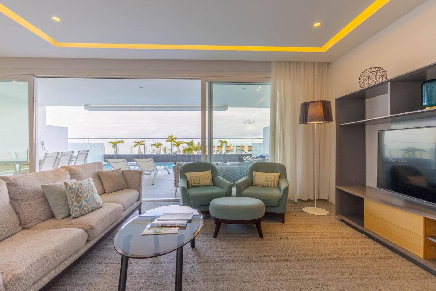 2 chambre Appartement à vendre à La Caleta Adeje avec piscine garage - 1 535 000 € (Ref: 9860680)