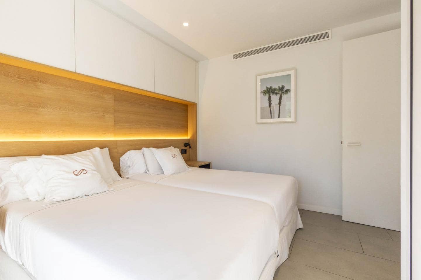 2 chambre Appartement à vendre à La Caleta Adeje avec piscine garage - 1 535 000 € (Ref: 9860680)
