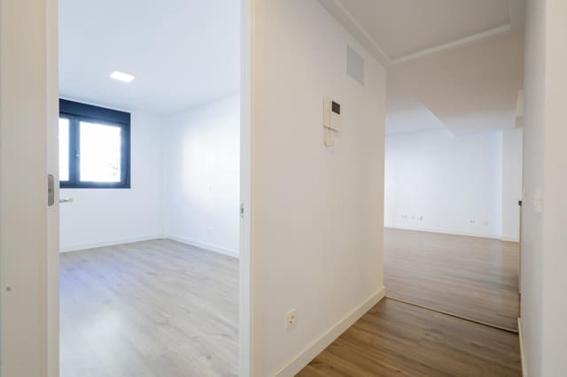 3 bedroom Flat for sale in Maria Jimenez, Santa Cruz de Tenerife with garage - € 305,000 (Ref: 9867362)