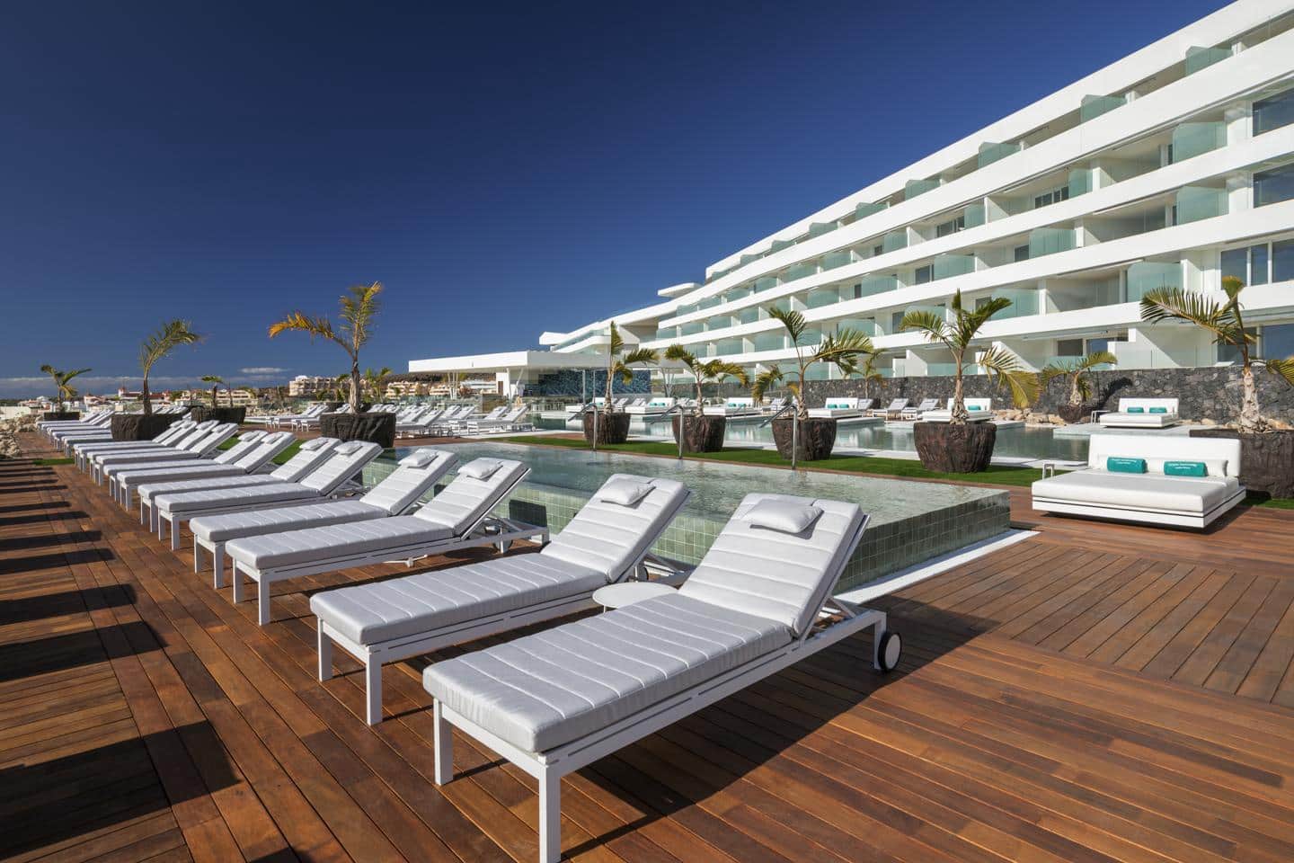 1 sovrum Lägenhet till salu i Adeje med pool garage - 780 000 € (Ref: 9897291)