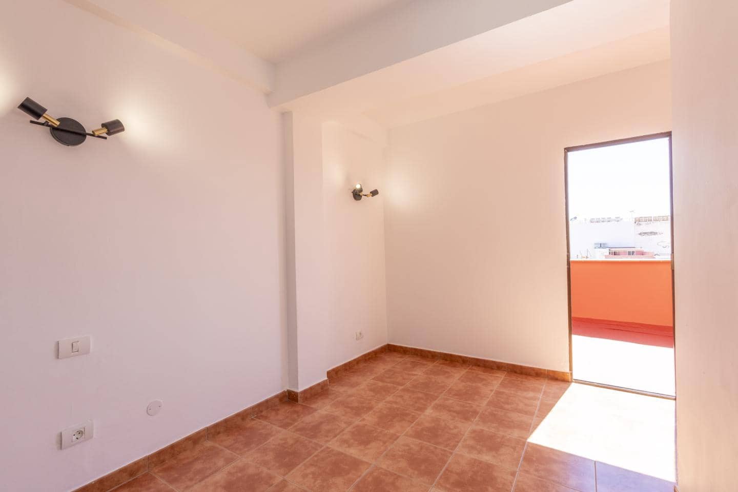 1 bedroom Flat for sale in Puerto de la Cruz - € 210,000 (Ref: 9925659)