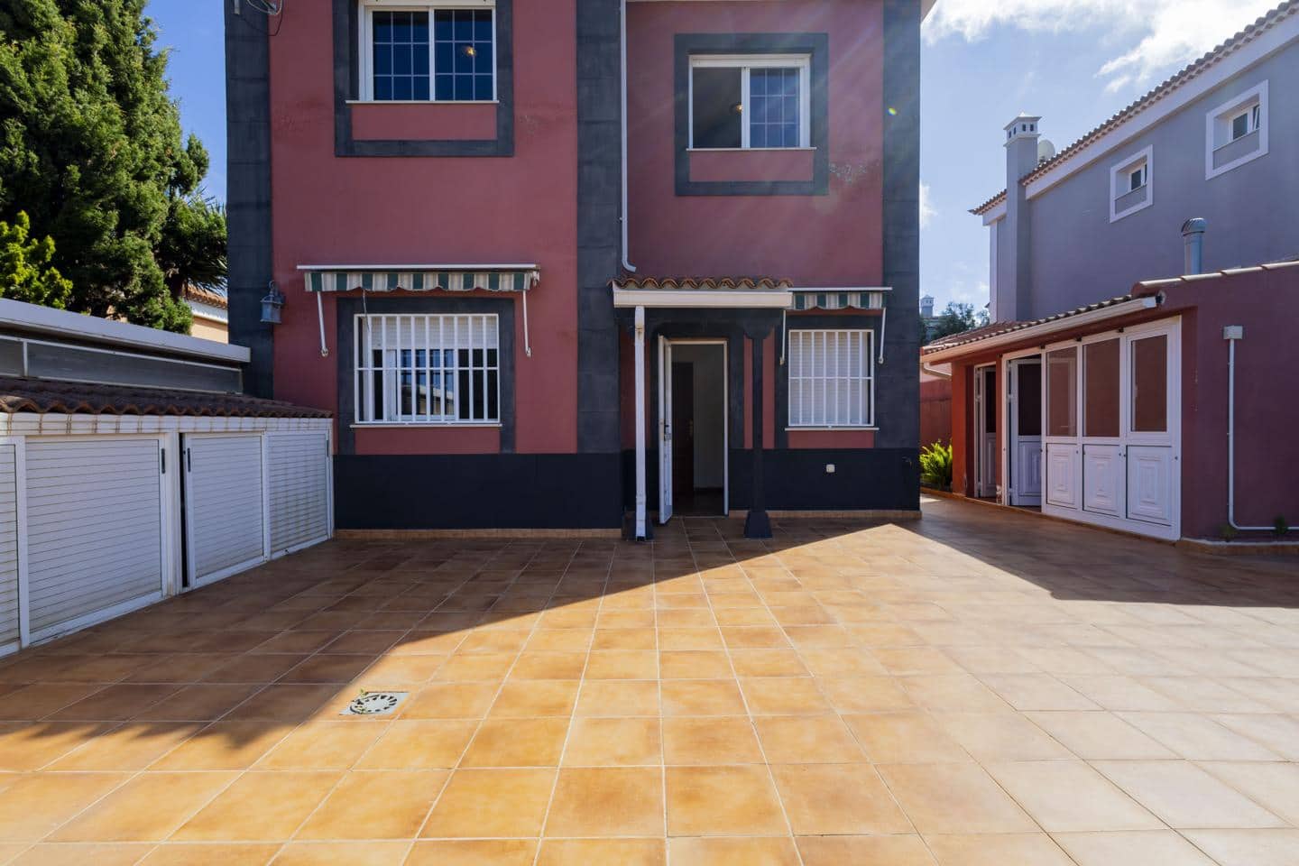 4 bedroom Villa for sale in Tacoronte with pool garage - € 475,000 (Ref: 9991830)