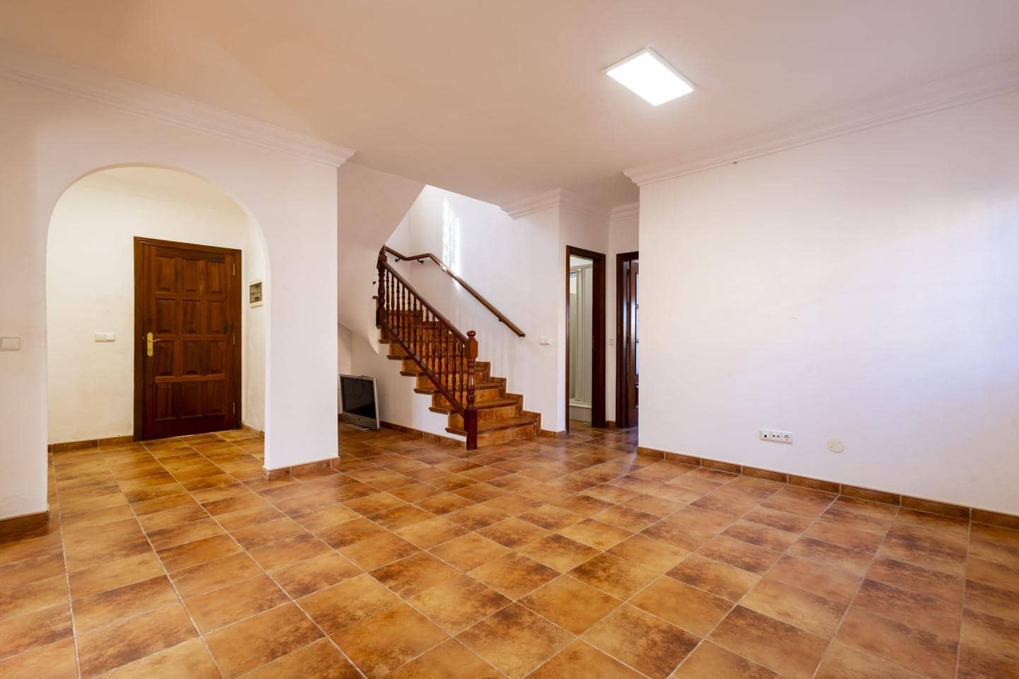 4 bedroom Villa for sale in Tacoronte with pool garage - € 475,000 (Ref: 9991830)