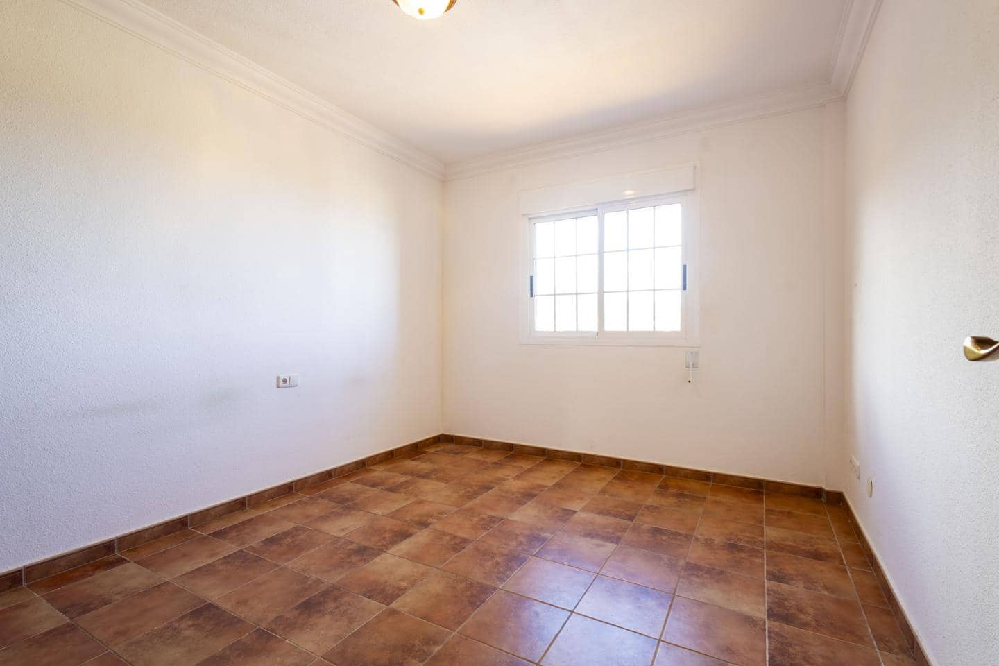 4 bedroom Villa for sale in Tacoronte with pool garage - € 475,000 (Ref: 9991830)