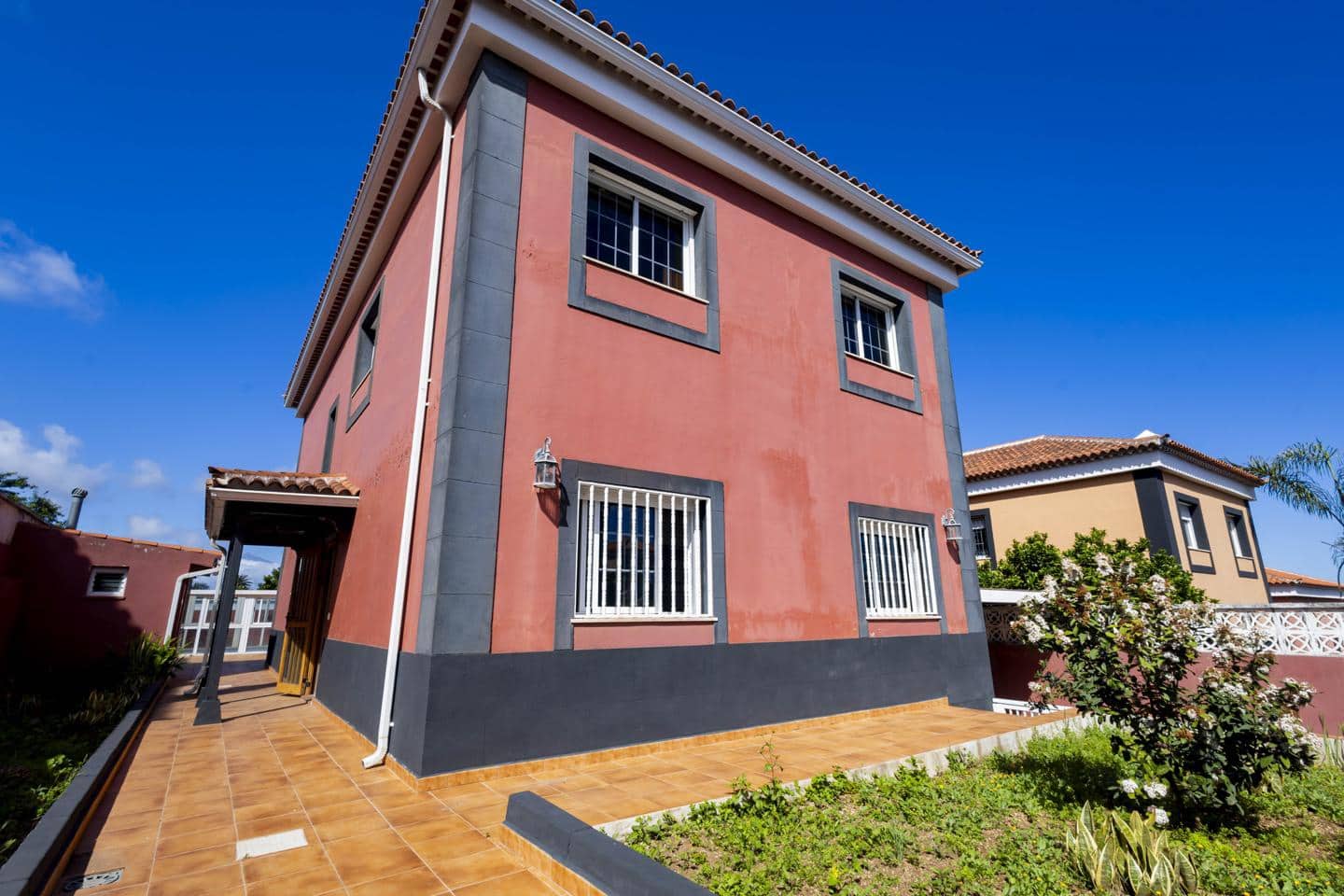 4 bedroom Villa for sale in Tacoronte with pool garage - € 475,000 (Ref: 9991830)