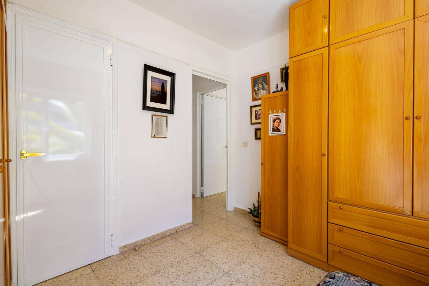 4 soveværelse Lejlighed til salg i Santa Cruz de Tenerife med garage - € 450.000 (Ref: 9999297)