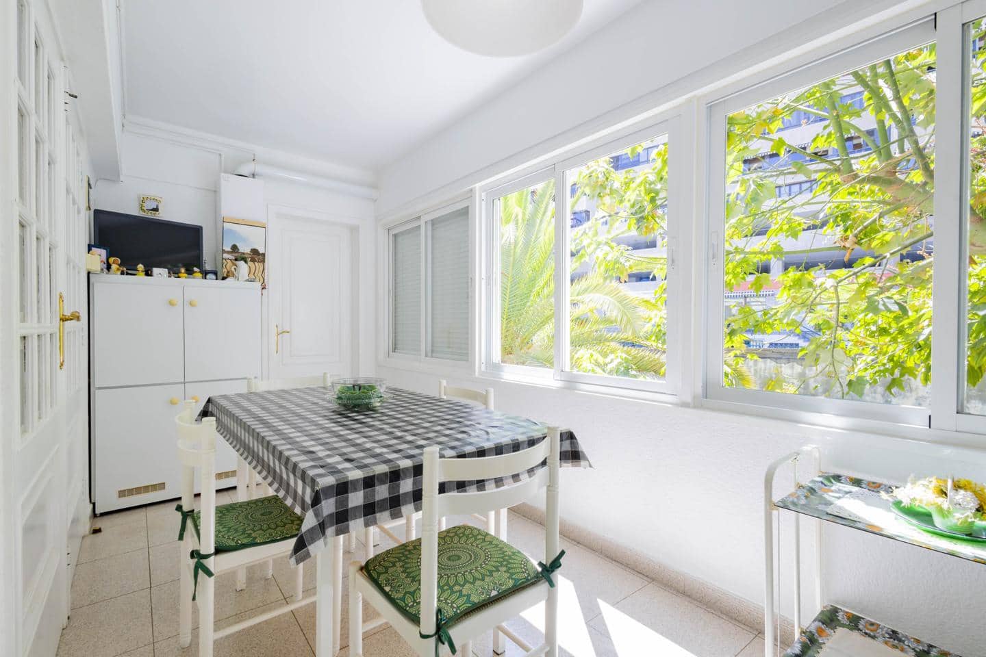 4 soveværelse Lejlighed til salg i Santa Cruz de Tenerife med garage - € 450.000 (Ref: 9999297)