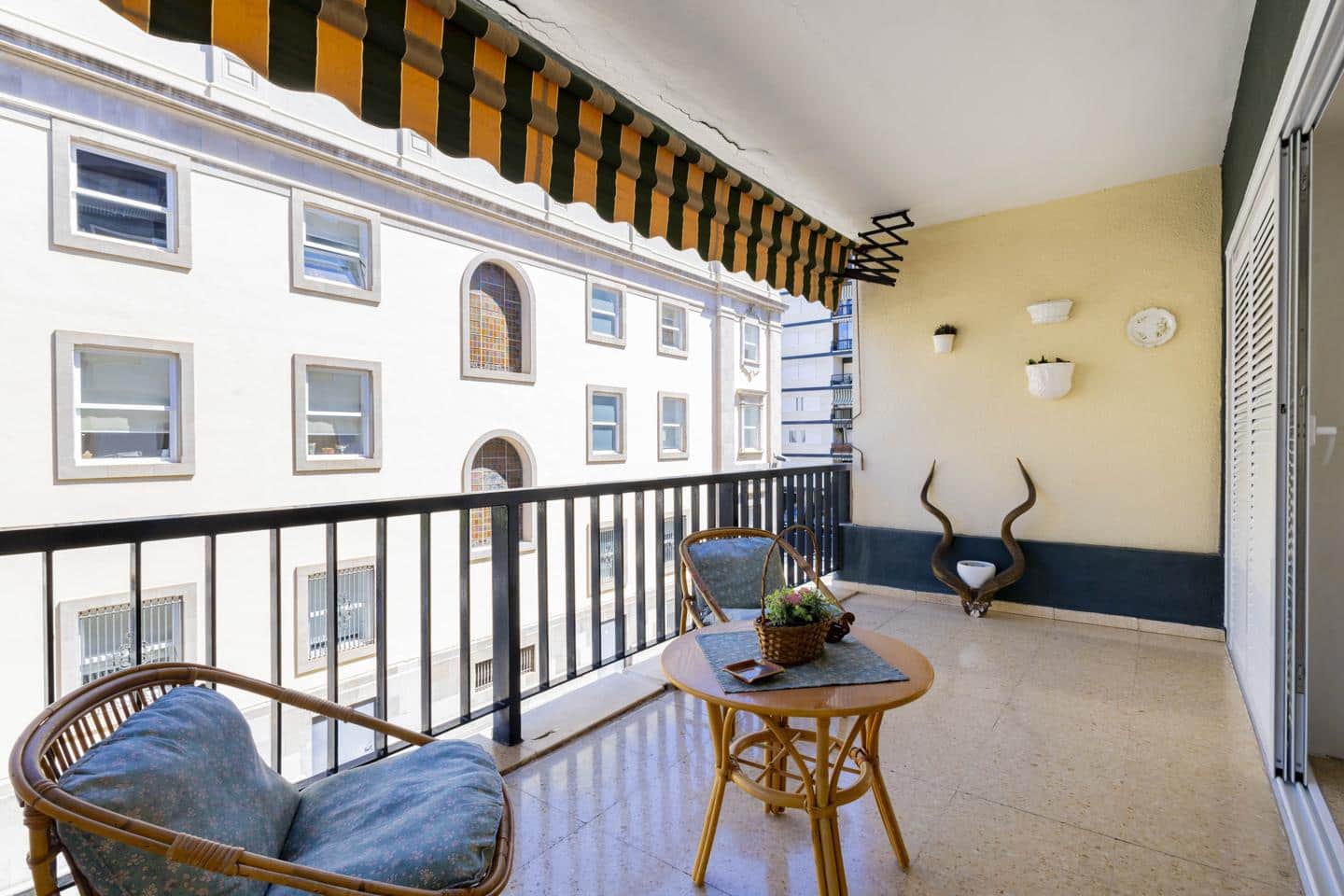 4 soveværelse Lejlighed til salg i Santa Cruz de Tenerife med garage - € 450.000 (Ref: 9999297)