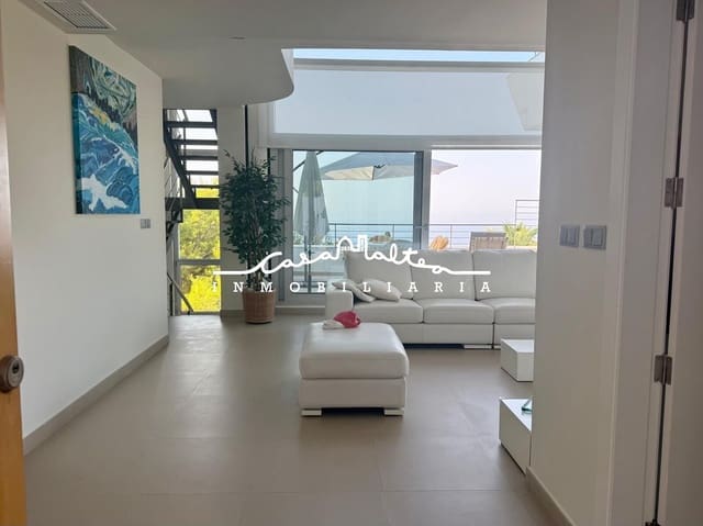 Villa/Maison de 4 chambres à louer à Altea avec piscine garage - 2 800 € (Ref: 10015705)
