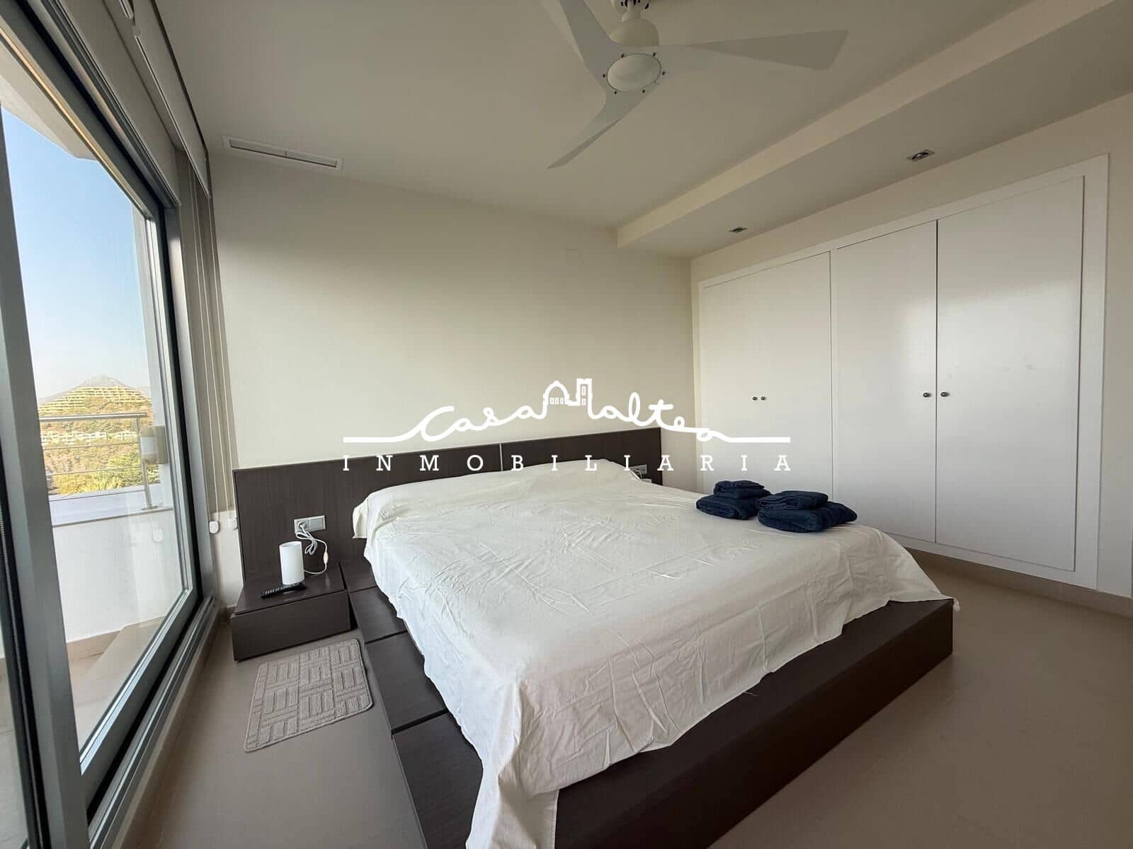 Villa/Maison de 4 chambres à louer à Altea avec piscine garage - 2 800 € (Ref: 10015705)