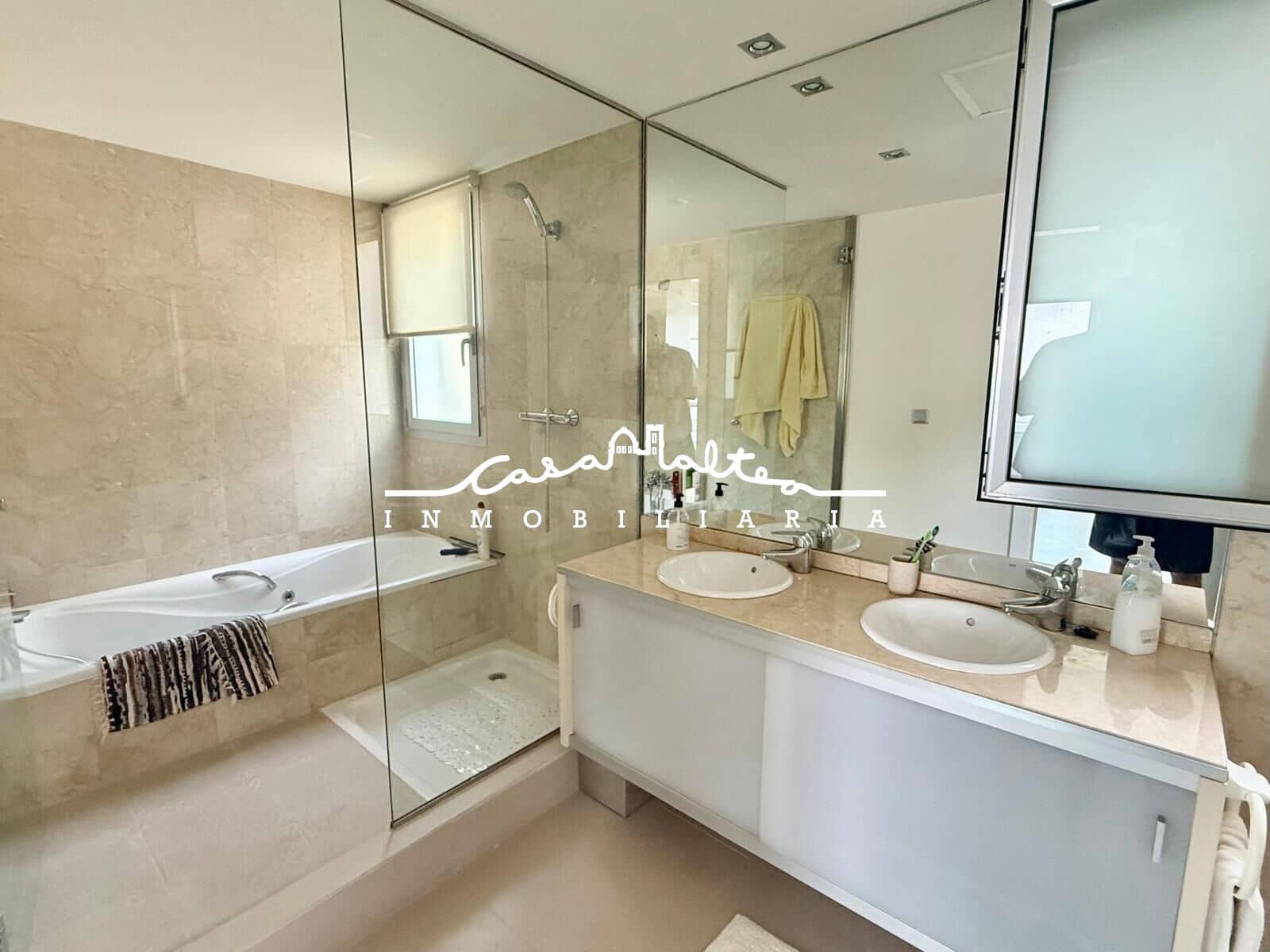 Villa/Maison de 4 chambres à louer à Altea avec piscine garage - 2 800 € (Ref: 10015705)