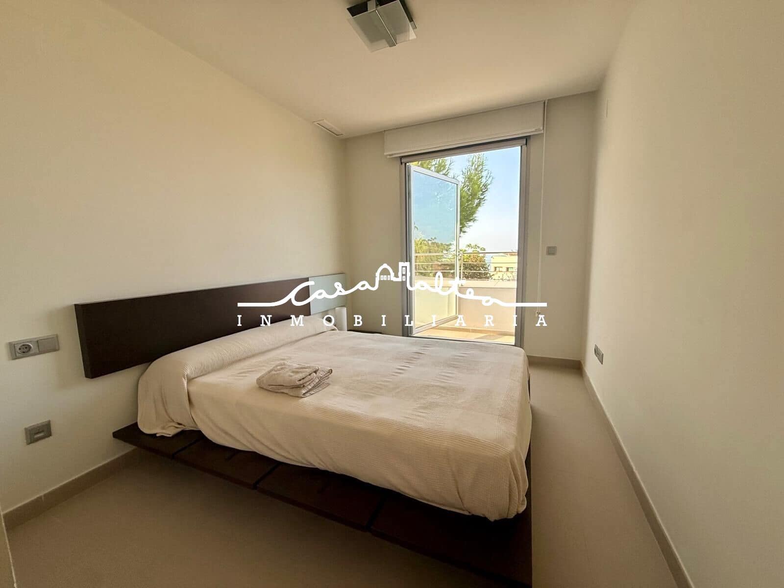 Villa/Maison de 4 chambres à louer à Altea avec piscine garage - 2 800 € (Ref: 10015705)