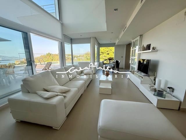 Villa/Maison de 4 chambres à louer à Altea avec piscine garage - 2 800 € (Ref: 10015705)