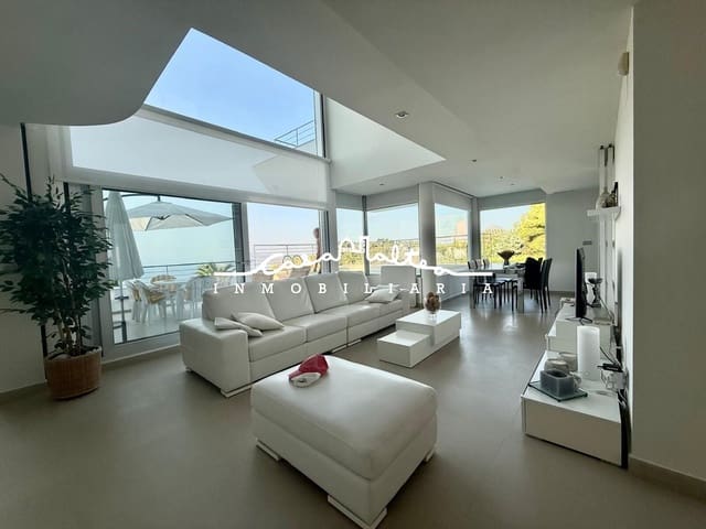 Villa/Maison de 4 chambres à louer à Altea avec piscine garage - 2 800 € (Ref: 10015705)