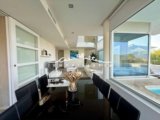 Villa/Maison de 4 chambres à louer à Altea avec piscine garage - 2 800 € (Ref: 10015705)