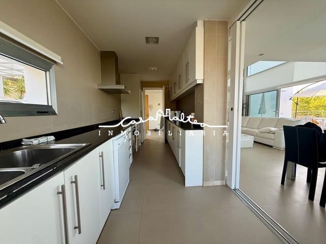 Villa/Maison de 4 chambres à louer à Altea avec piscine garage - 2 800 € (Ref: 10015705)