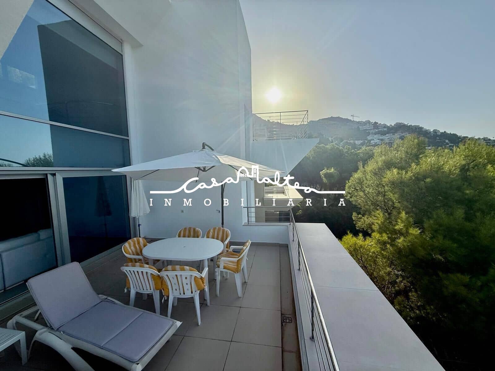 Villa/Maison de 4 chambres à louer à Altea avec piscine garage - 2 800 € (Ref: 10015705)
