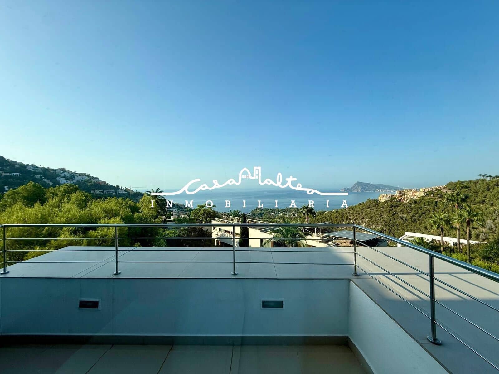 Villa/Maison de 4 chambres à louer à Altea avec piscine garage - 2 800 € (Ref: 10015705)