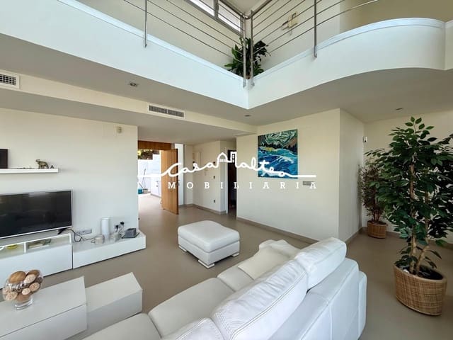 Villa/Maison de 4 chambres à louer à Altea avec piscine garage - 2 800 € (Ref: 10015705)