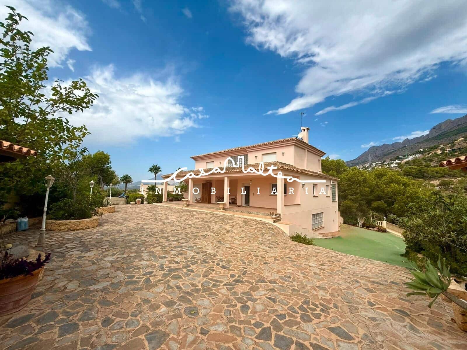 5 sovrum Villa till salu i Altea med garage - 1 800 000 € (Ref: 10030688)