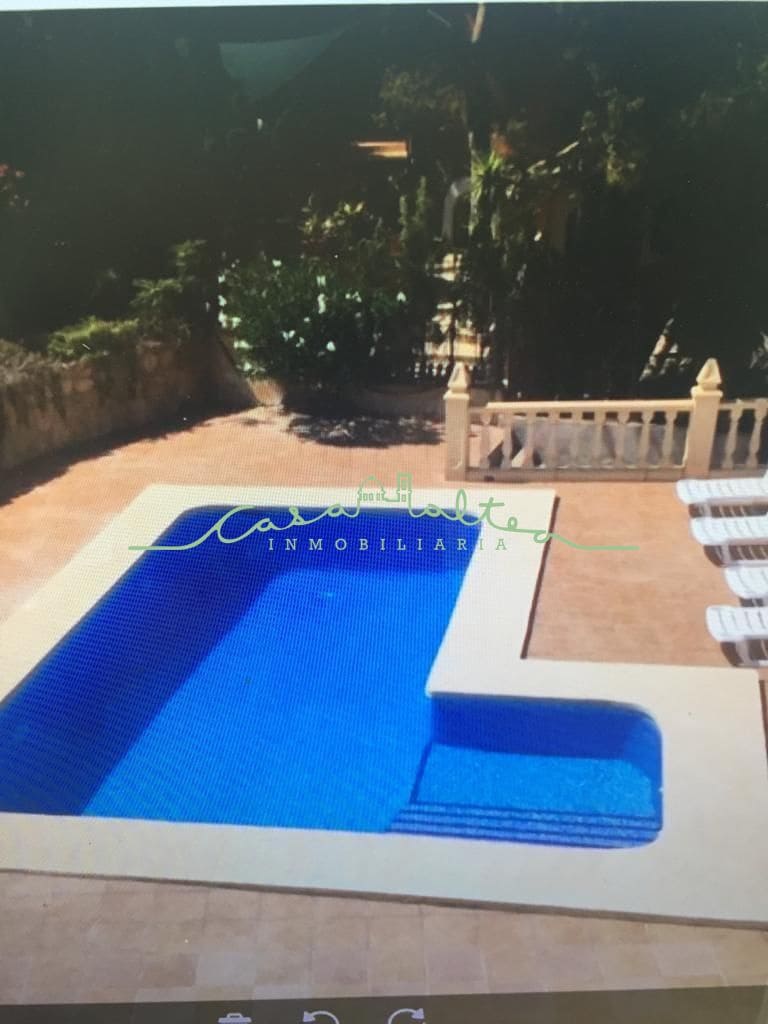 4 bedroom Villa for sale in La Nucia with garage - € 550,000 (Ref: 7382571)