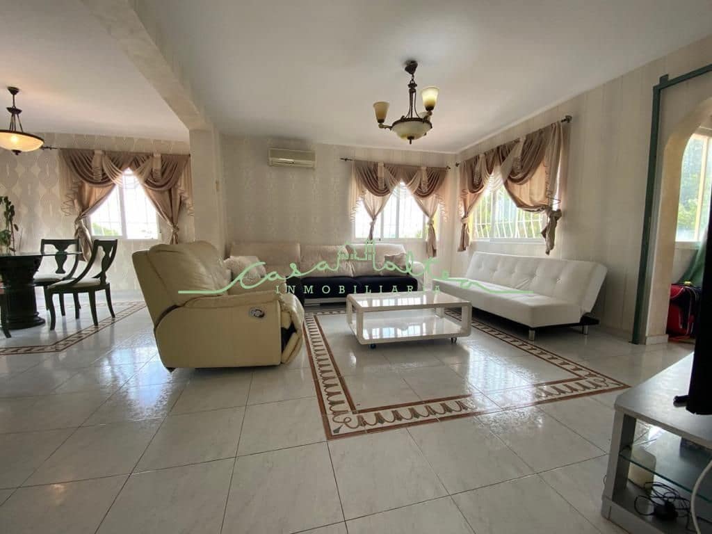 4 bedroom Villa for sale in La Nucia with garage - € 550,000 (Ref: 7382571)