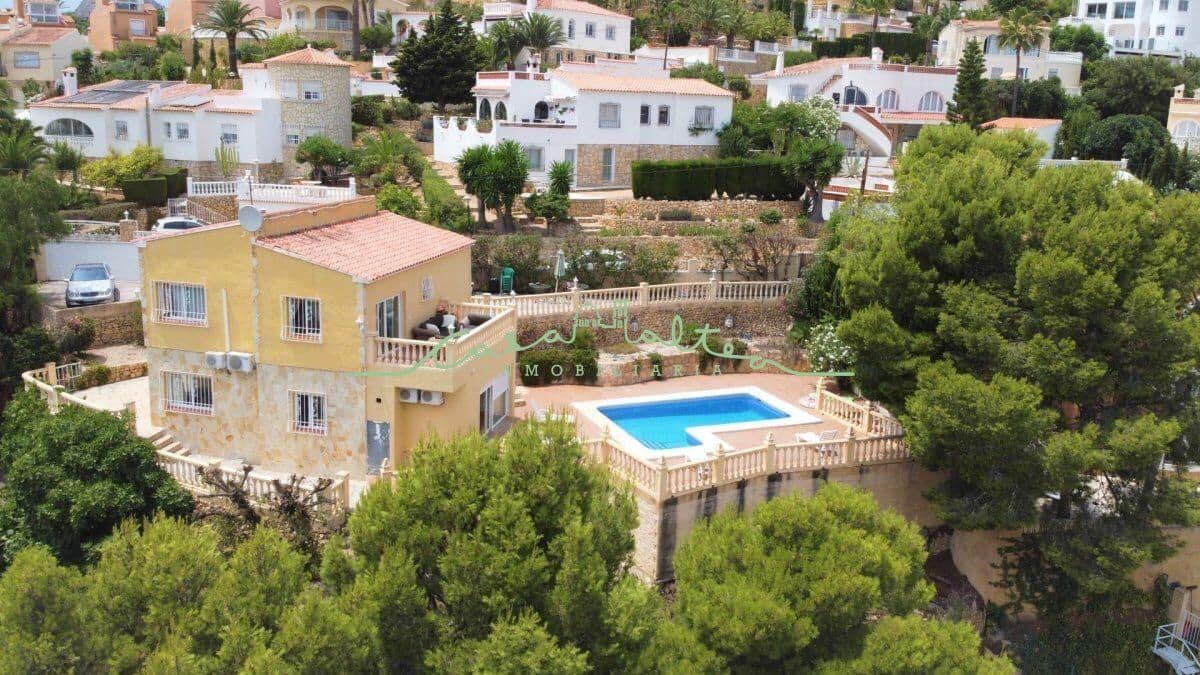 4 bedroom Villa for sale in La Nucia with garage - € 550,000 (Ref: 7382571)