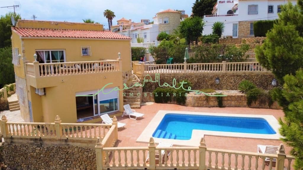 4 bedroom Villa for sale in La Nucia with garage - € 550,000 (Ref: 7382571)