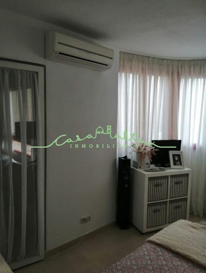 Apartamento de 2 habitaciones en Rincón de Loix, Benidorm en venta con