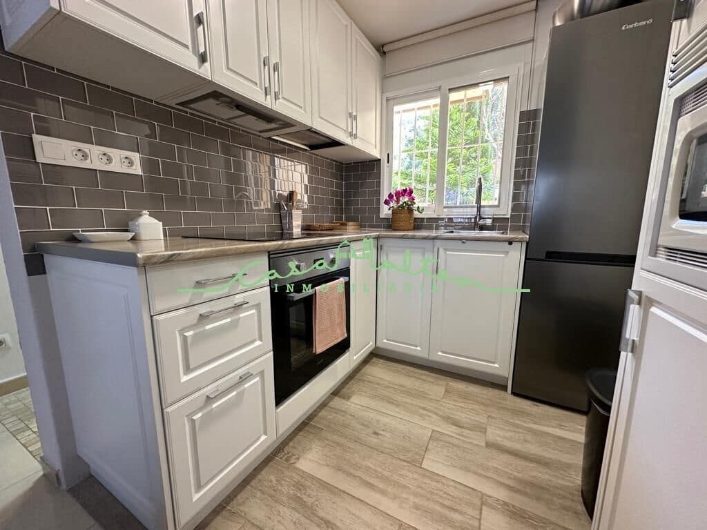 Apartamento de 2 habitaciones en Rincón de Loix, Benidorm en venta con