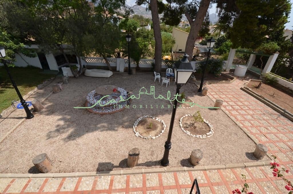 4 bedroom Villa for sale in Altea with pool - € 1,000,000 (Ref: 7721875)