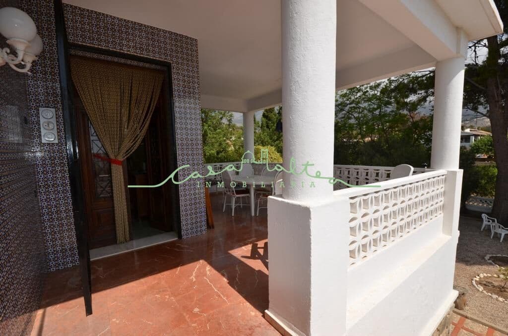 4 bedroom Villa for sale in Altea with pool - € 1,000,000 (Ref: 7721875)