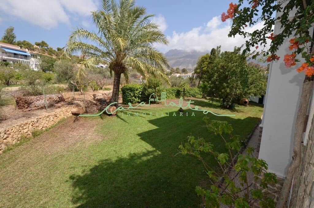 4 bedroom Villa for sale in Altea with pool - € 1,000,000 (Ref: 7721875)