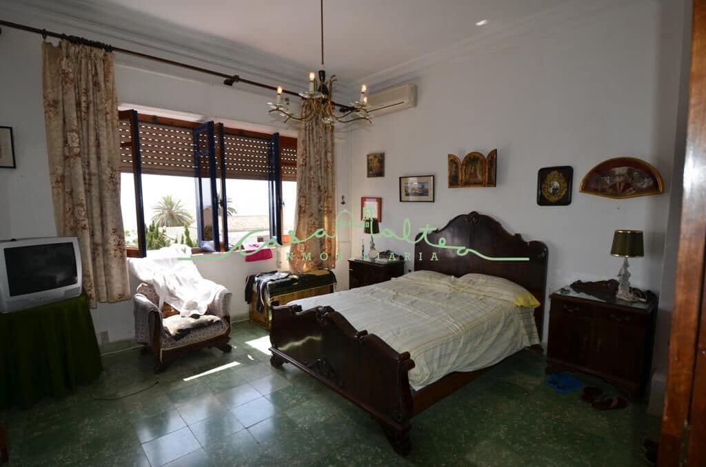 4 bedroom Villa for sale in Altea with pool - € 1,000,000 (Ref: 7721875)