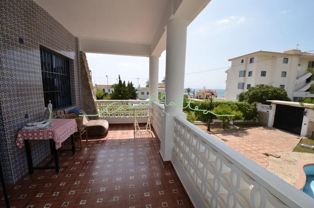 4 bedroom Villa for sale in Altea with pool - € 1,000,000 (Ref: 7721875)