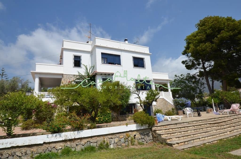 4 bedroom Villa for sale in Altea with pool - € 1,000,000 (Ref: 7721875)