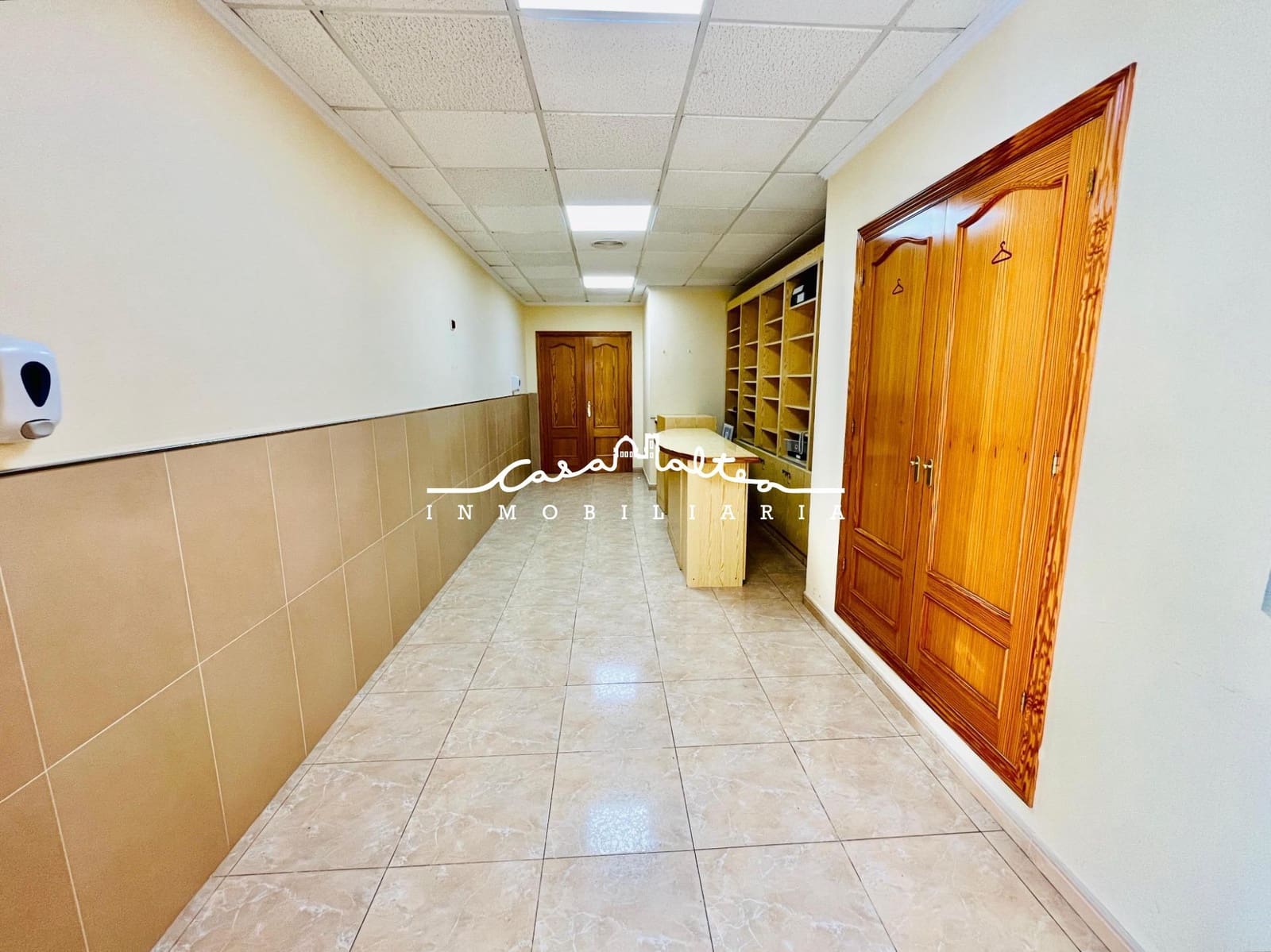 Commercial for sale in Altea - € 175,000 (Ref: 7992884)