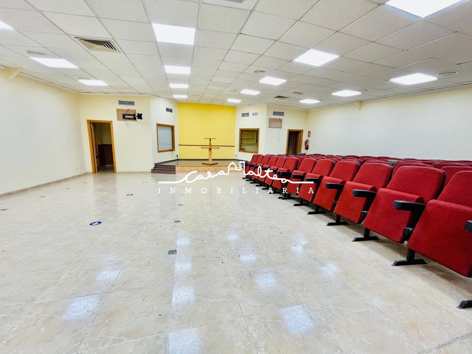 Commercial for sale in Altea - € 175,000 (Ref: 7992884)