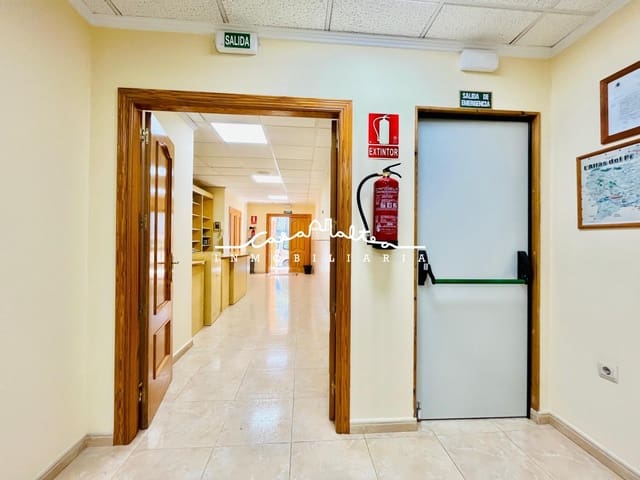 Commercial for sale in Altea - € 175,000 (Ref: 7992884)