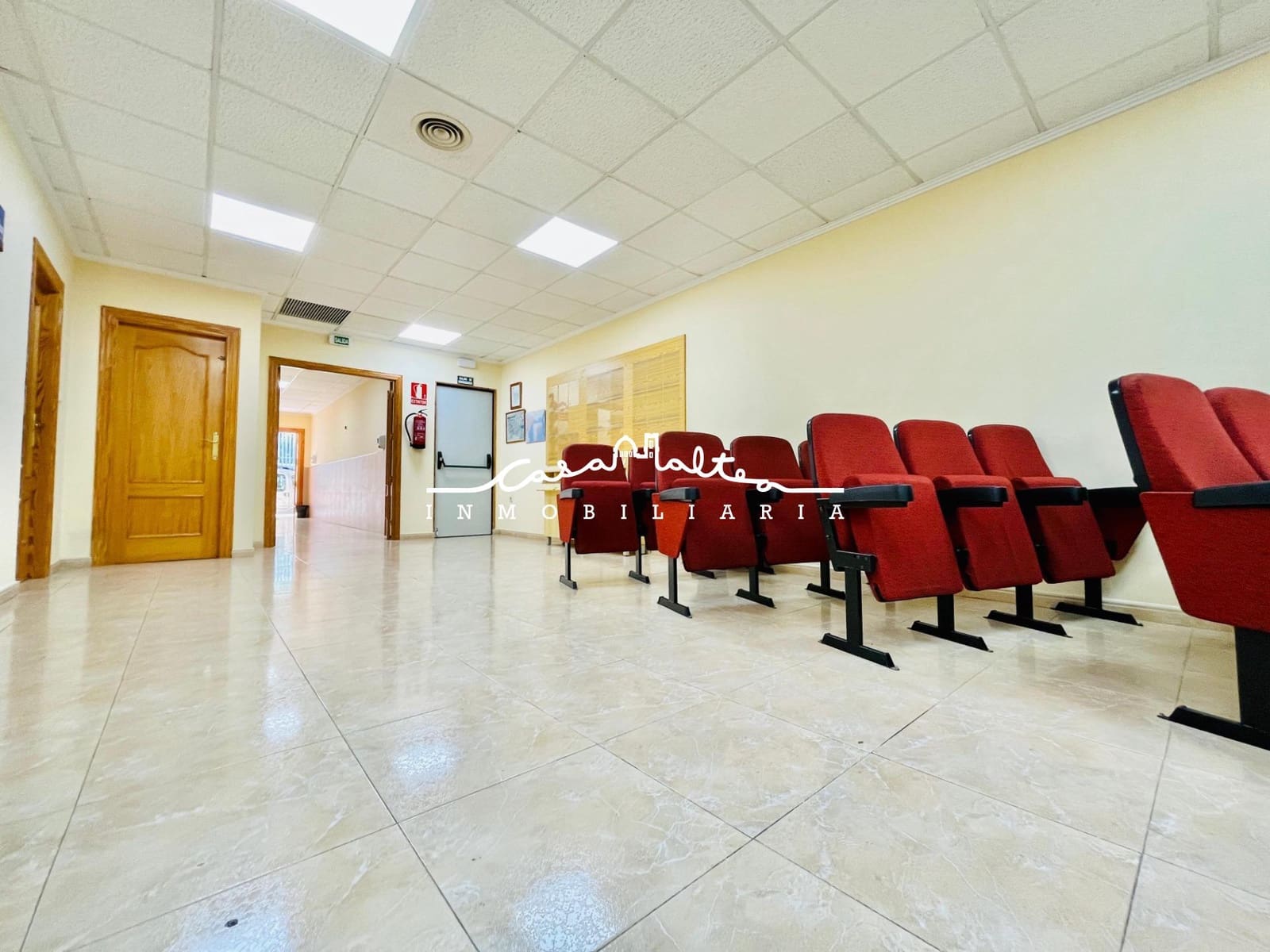 Commercial for sale in Altea - € 175,000 (Ref: 7992884)